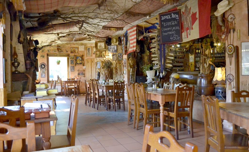 Restaurant A Penzion Steak Station Pardubice Exterior photo