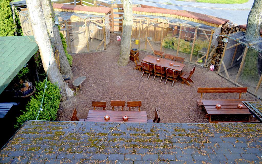 Restaurant A Penzion Steak Station Pardubice Exterior photo